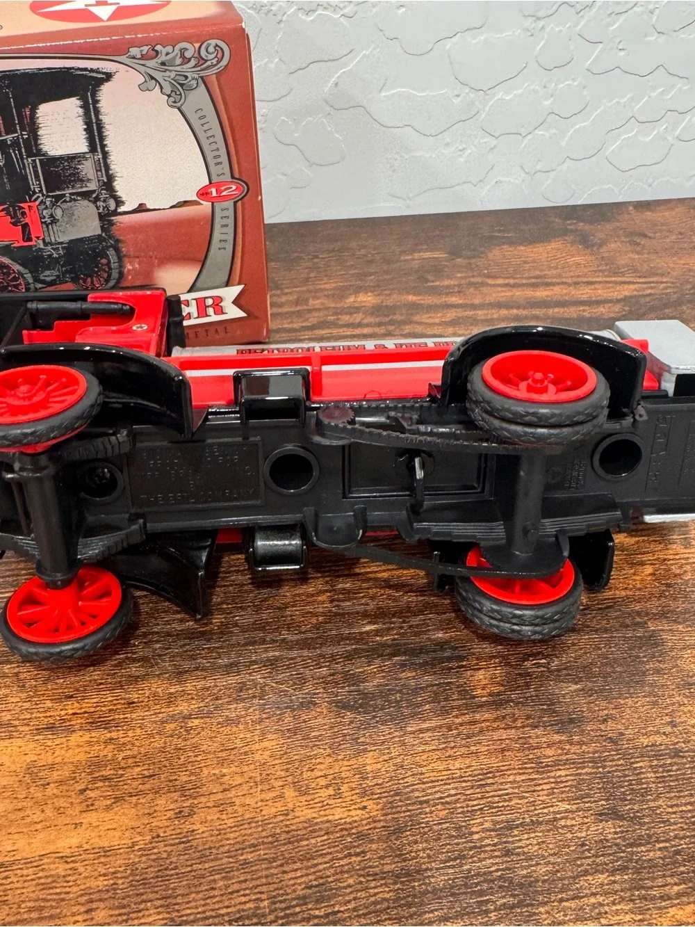 ERTL 1910 Mack Texaco Tanker Locking Coin Bank Die Cast Metal New